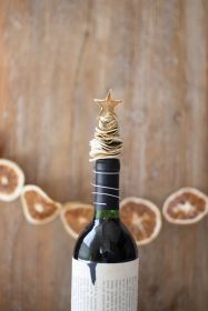 DRIED ORANGE PEEL CHRISTMAS TREE WINE TOPPER